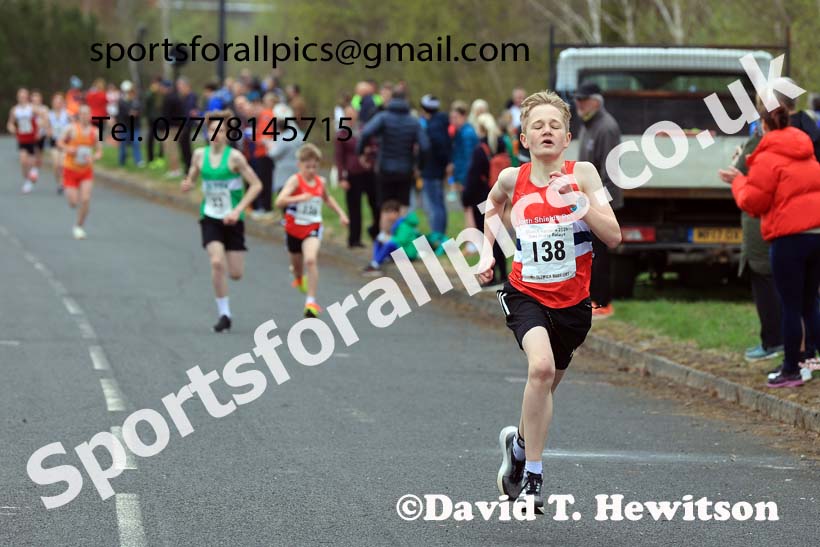 Boys and Girls under-15s, 2025 Elswick Harriers Good Friday Road Relays, Newburn, Newcastle upon Tyne. Photo: David T. Hewitson/Sports for All Pics